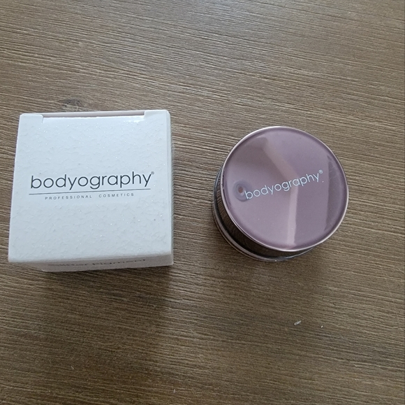 Bodyography Glitter Pigment in Sparkler - Picture 2 of 3